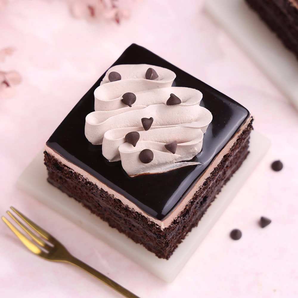 Chocolate Chip Pastry Cake