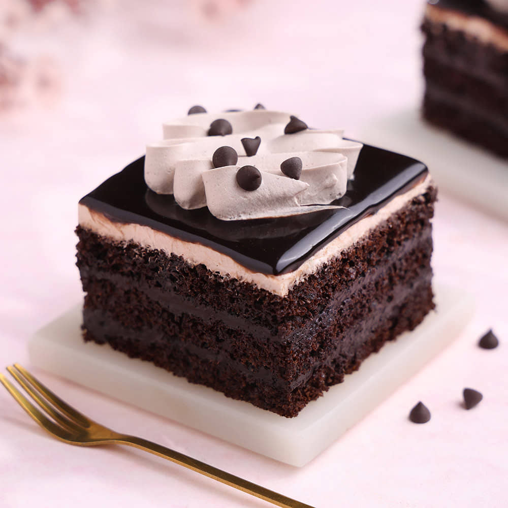 Chocolate Chip Pastry Cake