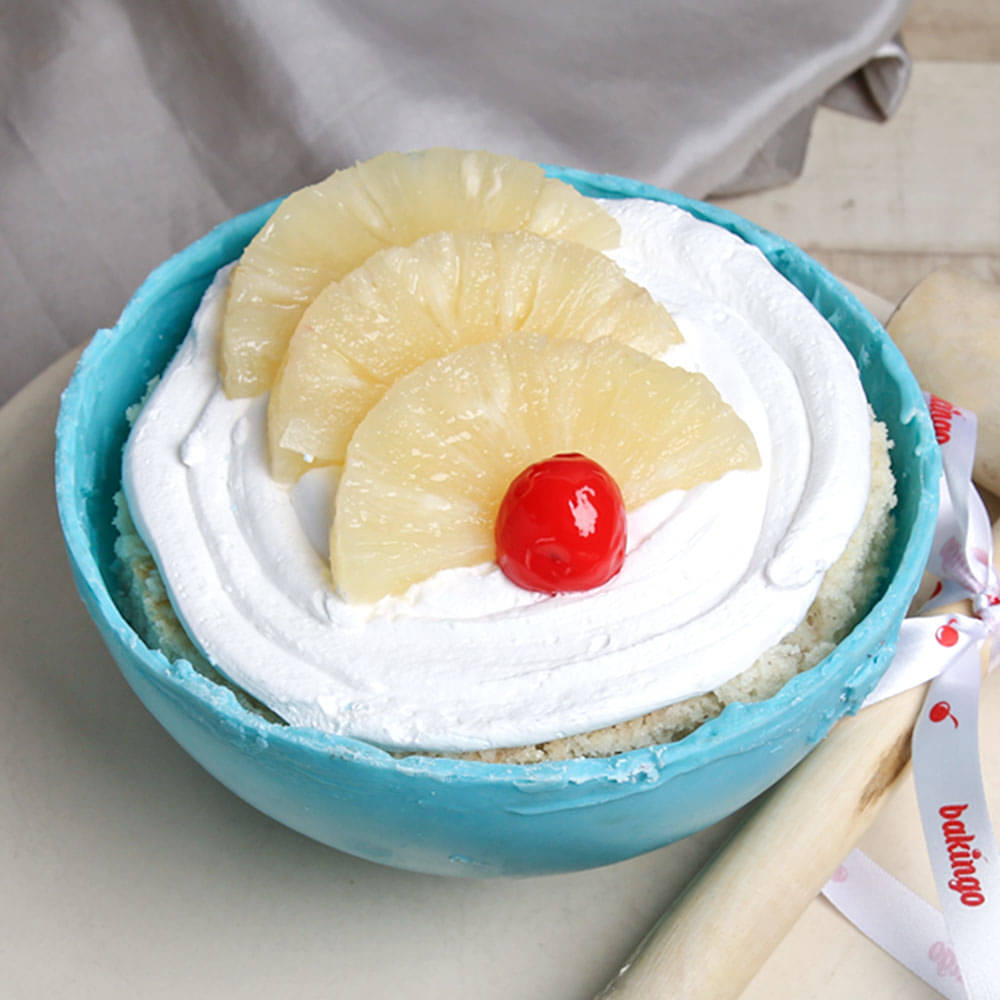 Pineapple Doraemon Pinata Cake