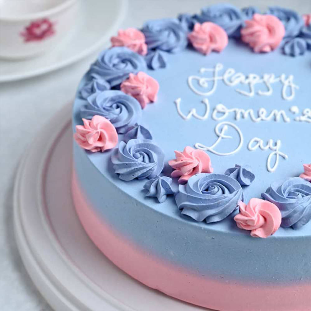 43 vind-ik-leuks, 9 reacties - jillpill (@lifeisbetterwithfrosting) op  Instagram... - #Instagram #… | Unique birthday cakes, Strawberry cakes,  Pretty birthday cakes