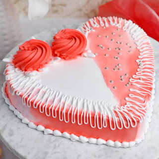 Rose Strawberry Cake