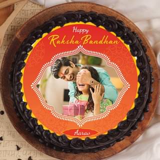 Top View of Personalised Raksha Bandhan Cake & Rakhi