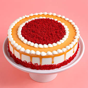 Red Velvet Coffee Drip Cream Cake