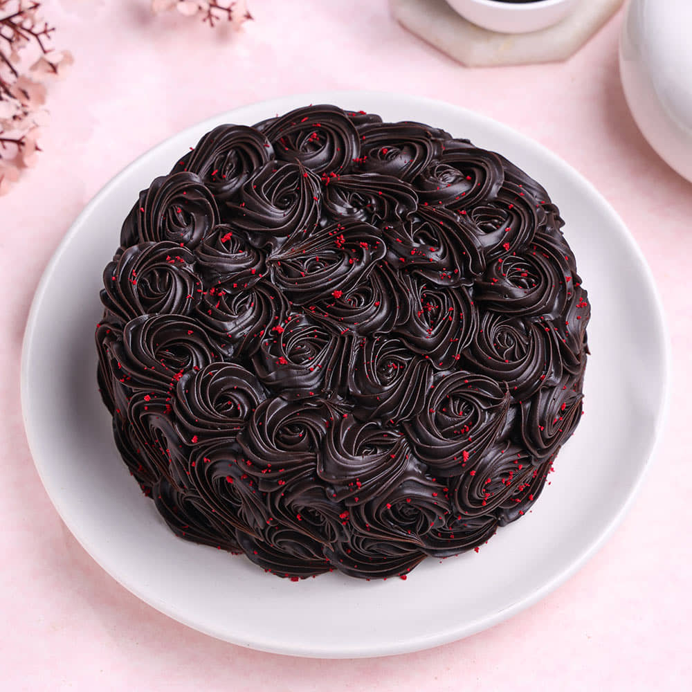 Red Velvet Choco Truffle Cake Front View of Red Velvet Chocolate Cake
