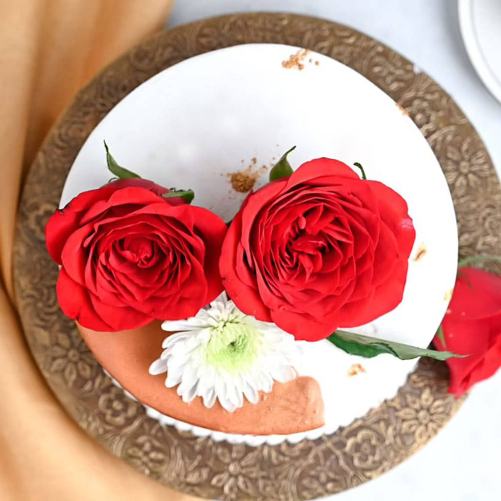 Front View Round Drooling Vanilla Rose Cake