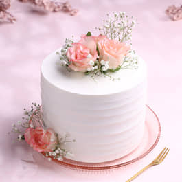 Roses Topped Vanilla Cream Cake Roses Topped Vanilla Cream Cake