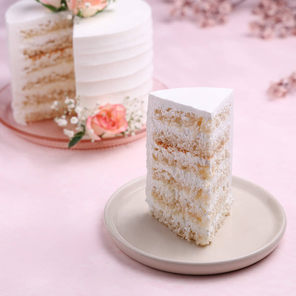 Roses Topped Vanilla Cream Cake