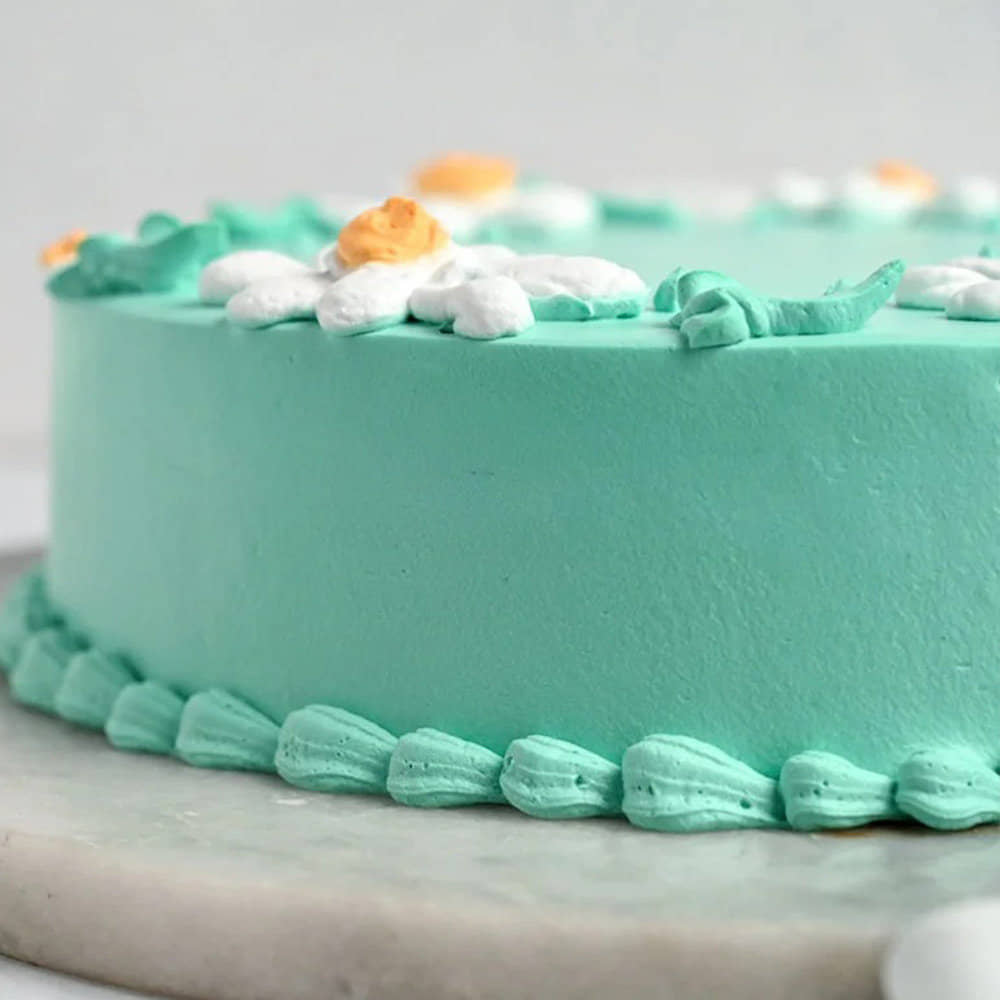 Side View of Round Creamy Pineapple Cake