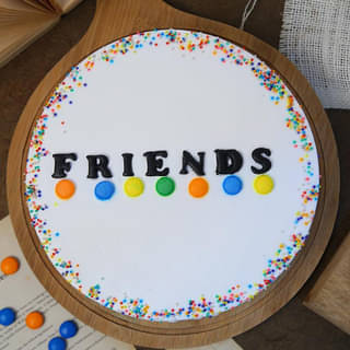 Round-Shaped Vanilla Friendship Cake