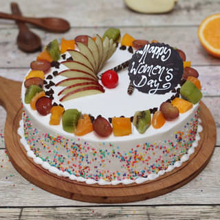 Round Shaped Vanilla Fruit Cake