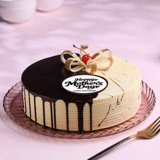 Front View of Vanilla Choco Cake For Mom