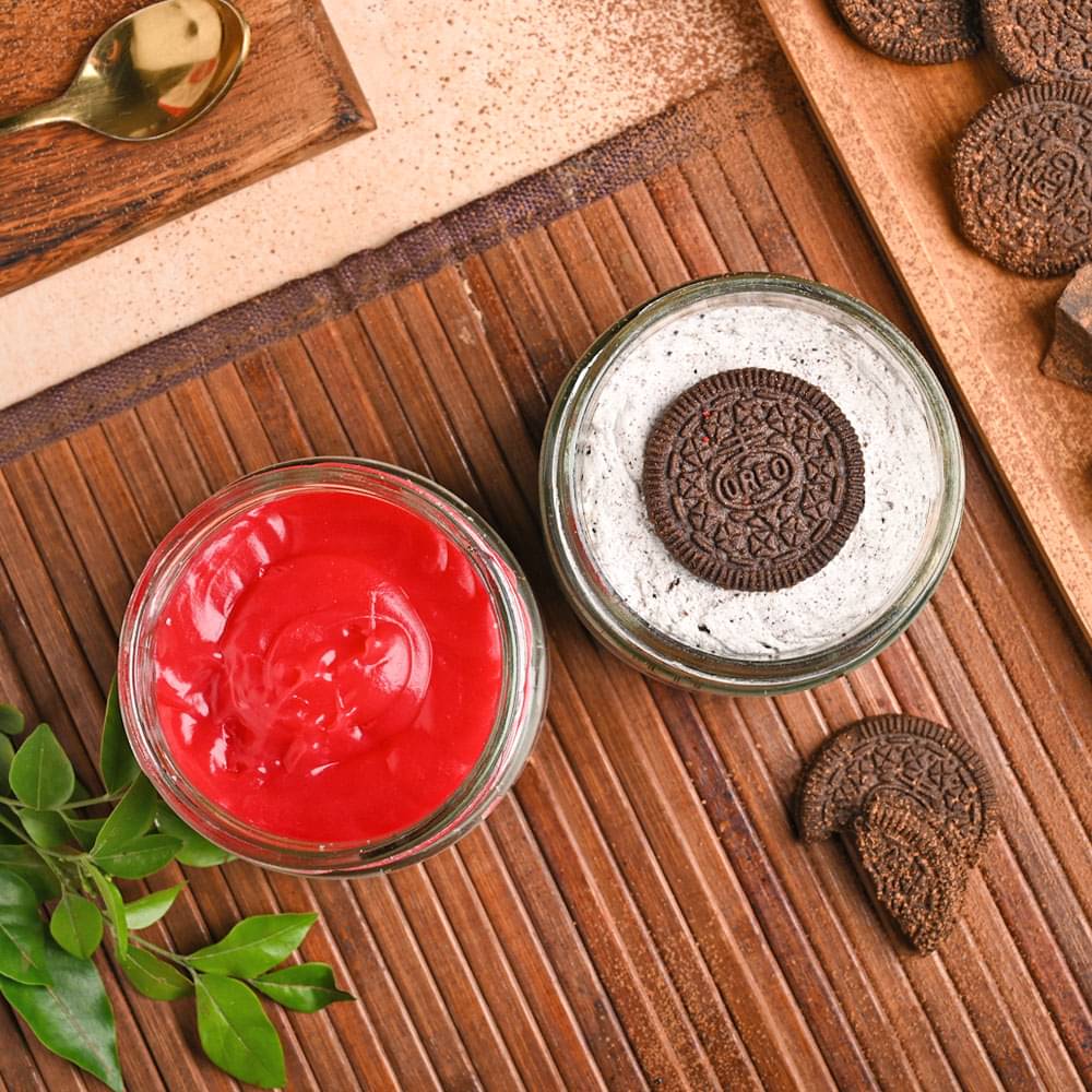Strawberry Oreo Chocolate Jar Cake