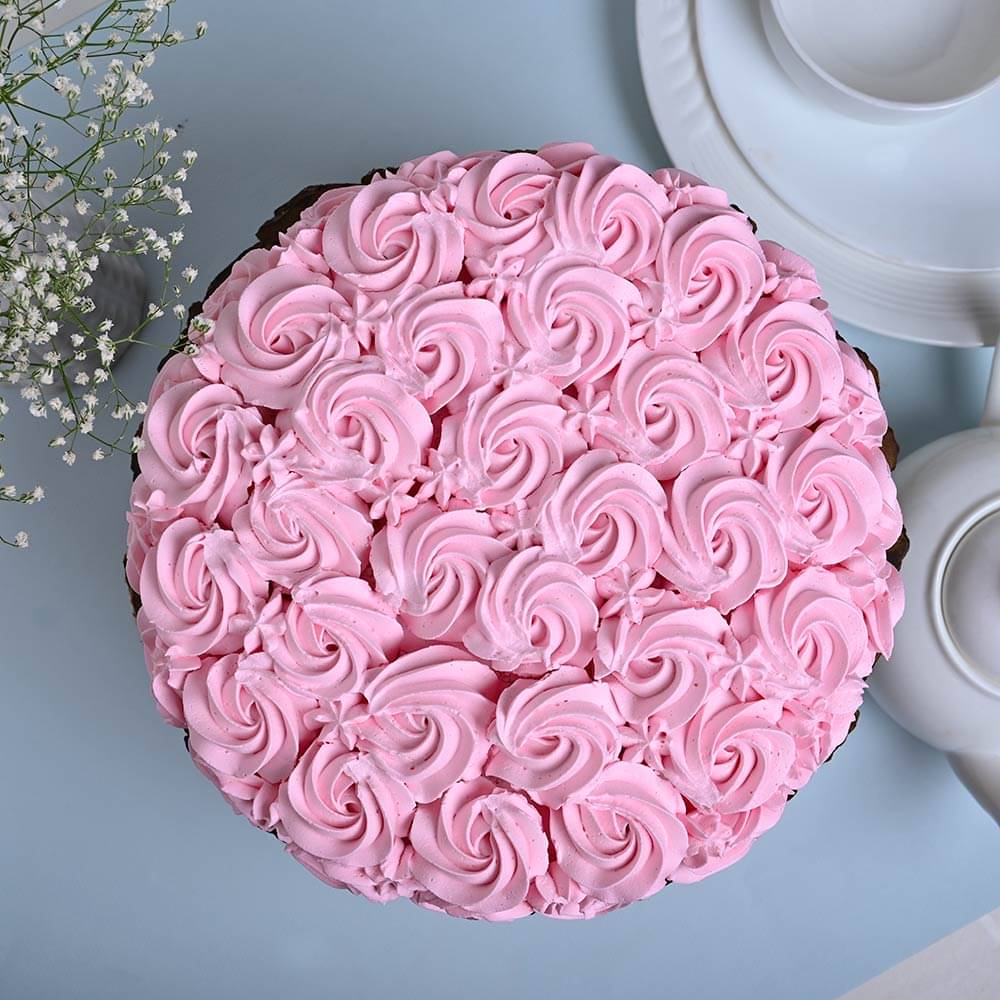Strawberry Frosted Cream Cake