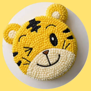 Winking N Smiling Cartoon Lion Designer Cream Cake