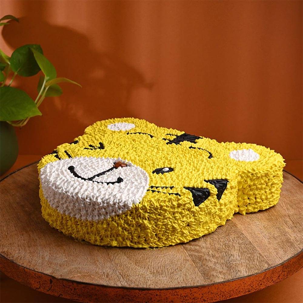 Winking N Smiling Cartoon Lion Cream Cake