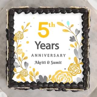 Top view of Fifth Anniversary Cake