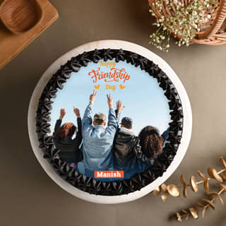 Delicious Personalised Photo Cake on Friendship Day