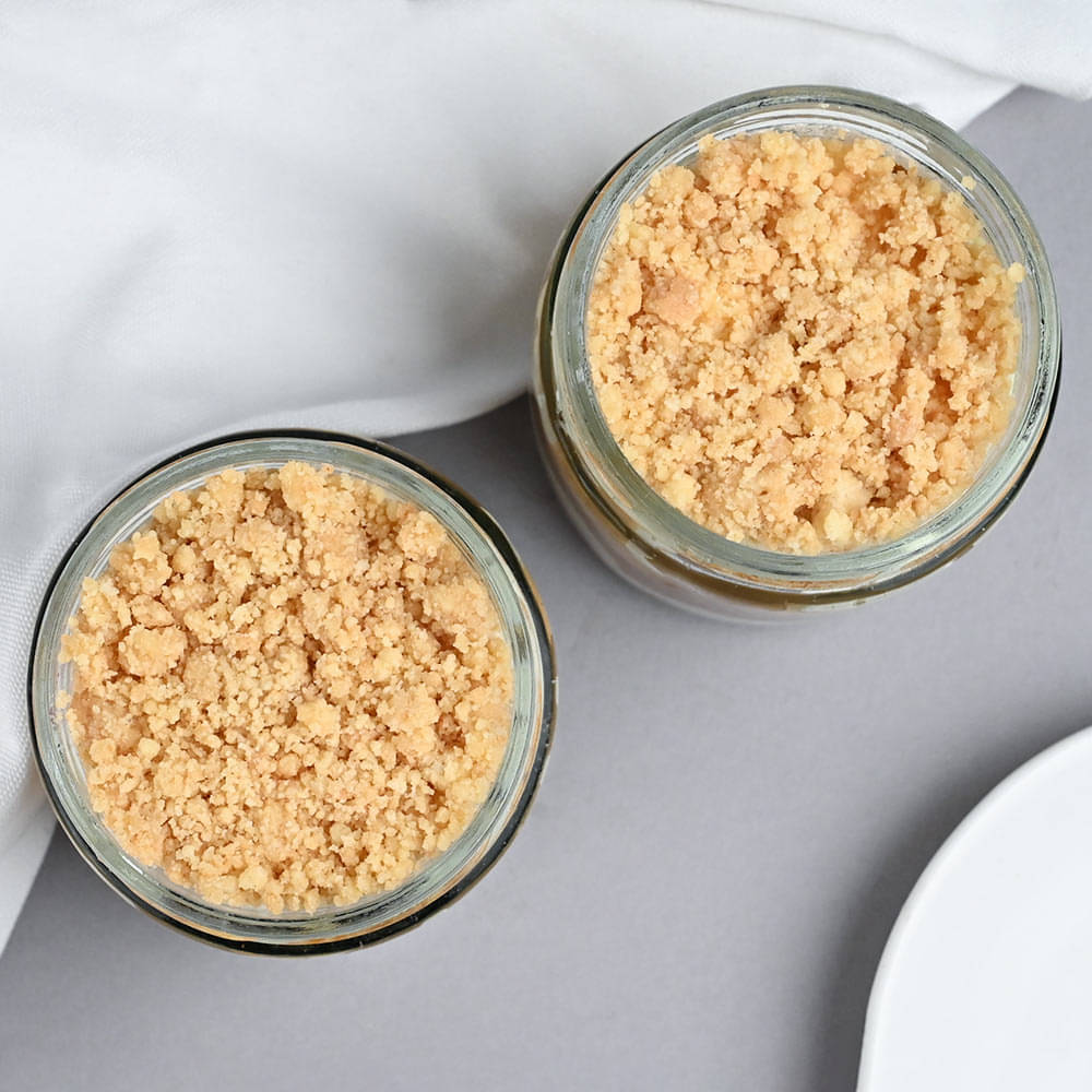 Banoffee Jar Cake Set Top View of Banoffee Cake in Jar