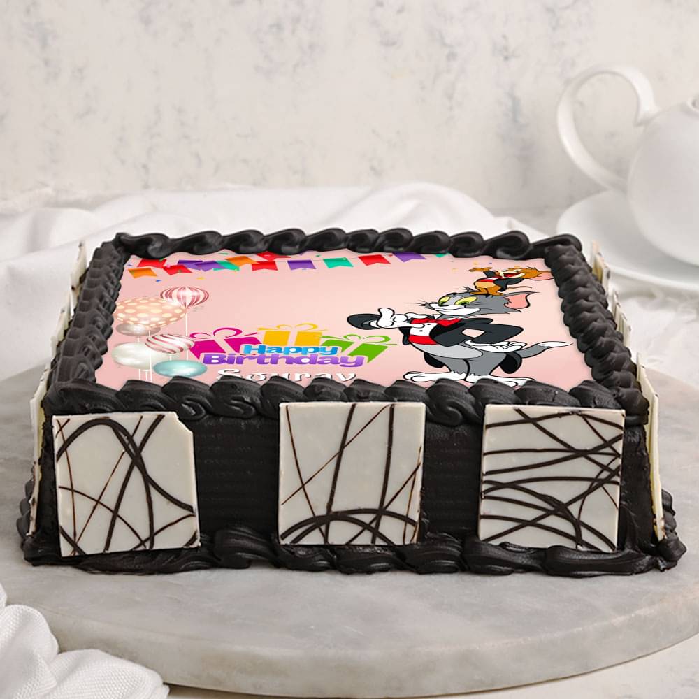 Side view of Tom N Jerry Poster Cake