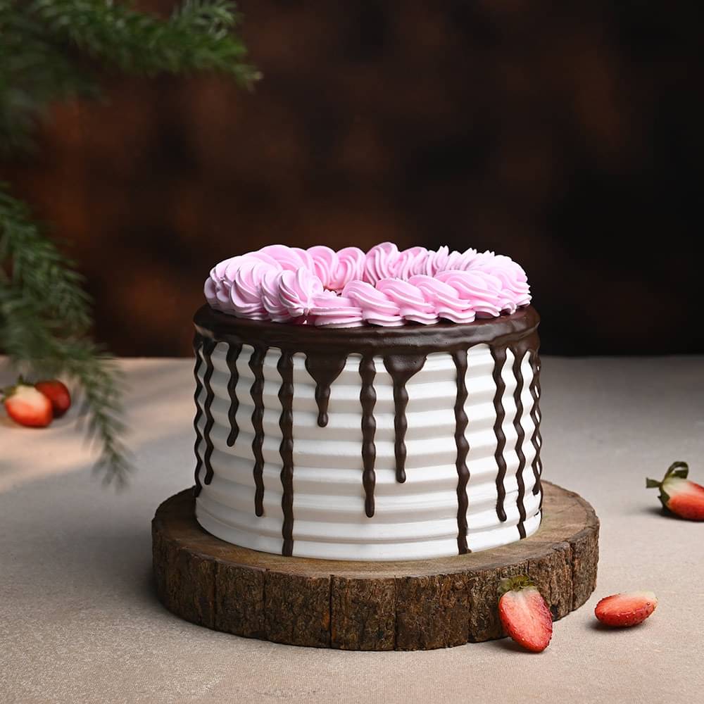 Strawberry Affair Cake