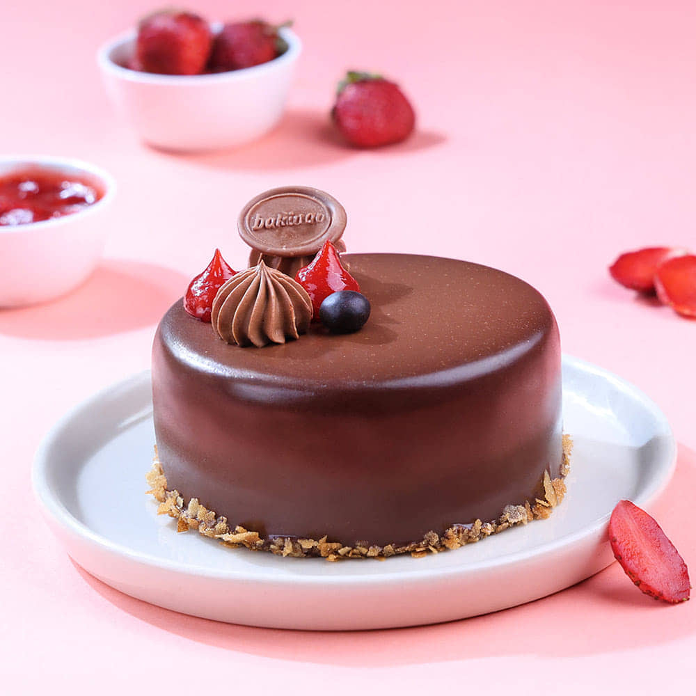 Top View of Strawberry Milk Chocolate Bento Cake