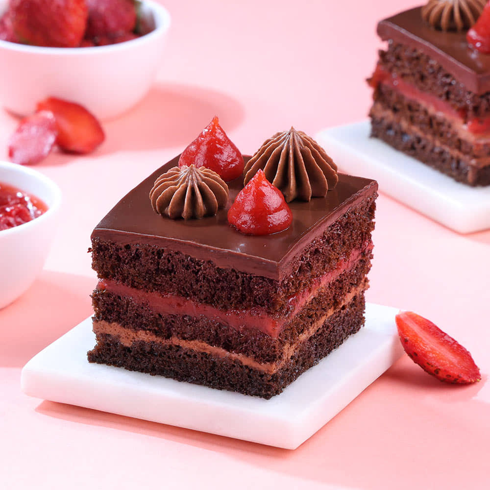 Strawberry Milk Chocolate Pastry