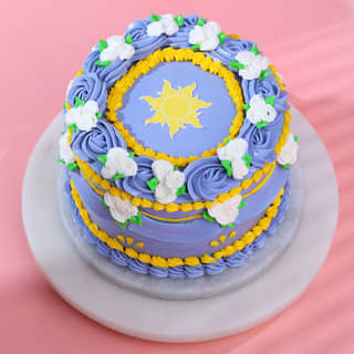 Top View of Sundrop Flower Rapunzel Cake Top View of Sundrop Flower Rapunzel Cake