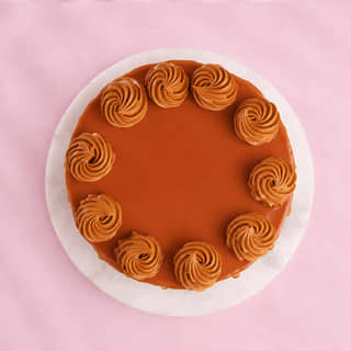 Top View of Swirly Butterscotch Drip Cake Top View of Swirly Butterscotch Drip Cake