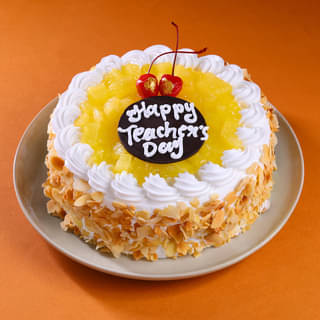 Side View of Teacher Day Pineapple Cream Cake Side View of Teacher Day Pineapple Cream Cake