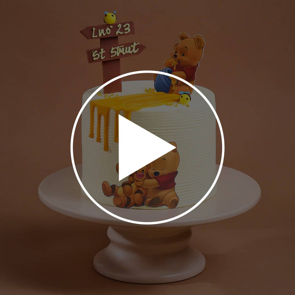 Winnie the Pooh N Tigger Cake