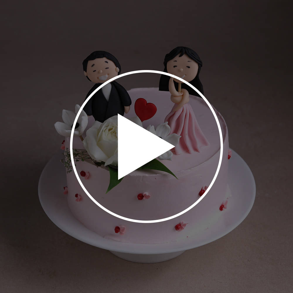 Flowers N Smiles Anniversary Cake