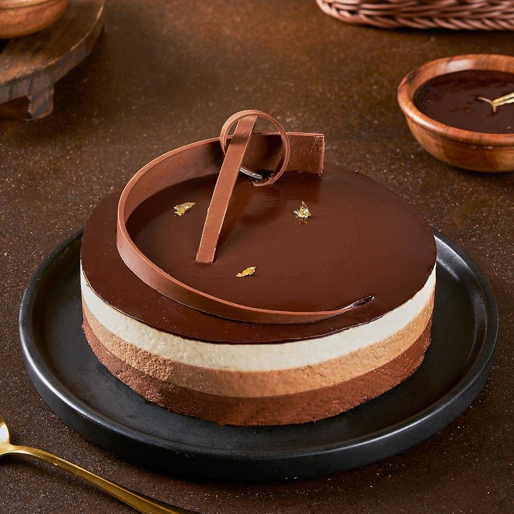 Order 1/2 Kg Eggless Hazelnut Mousse Cake Online at Best Prices in India |  Theobroma