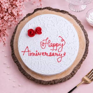 Top View of New Design of Anniversary Cake Top View of New Design of Anniversary Cake