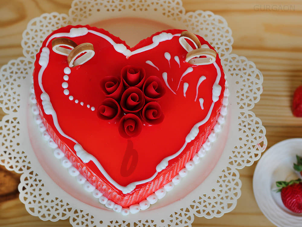Vanilla Strawberry Cake For Marriage Anniversary