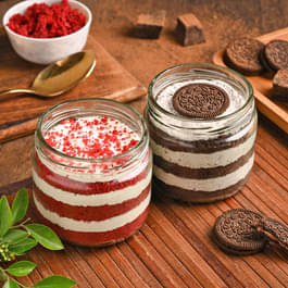 Red Velvet And Oreo Chocolate Jar Cake Red Velvet And Oreo Chocolate Jar Cake
