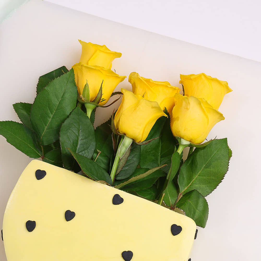 Yellow Rose Bouquet Cake