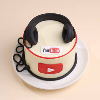 Front View of Youtube N Headset Cake Front View of Youtube N Headset Cake